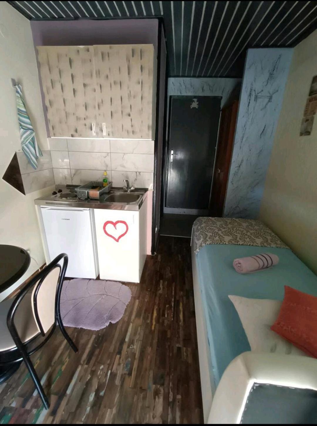 Zdenka Studio Split Room photo